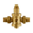 Remer FITTINGS 415CB12MM Регулятор давления Remer RR 415 CB ½" (с американкой)